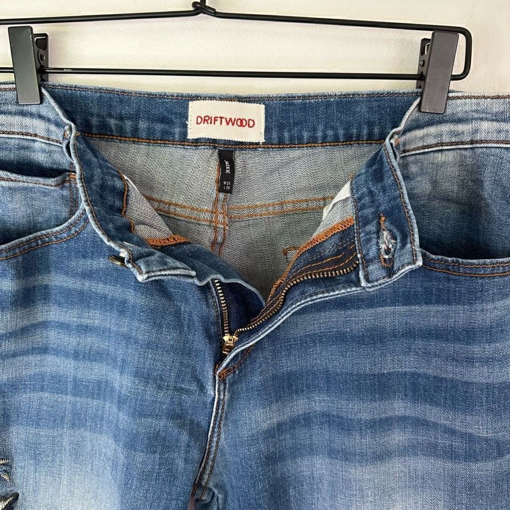 Driftwood Women’s Boho High Waisted Floral Embroidered Slim Leg Medium Wash Jean - Picture 8 of 10